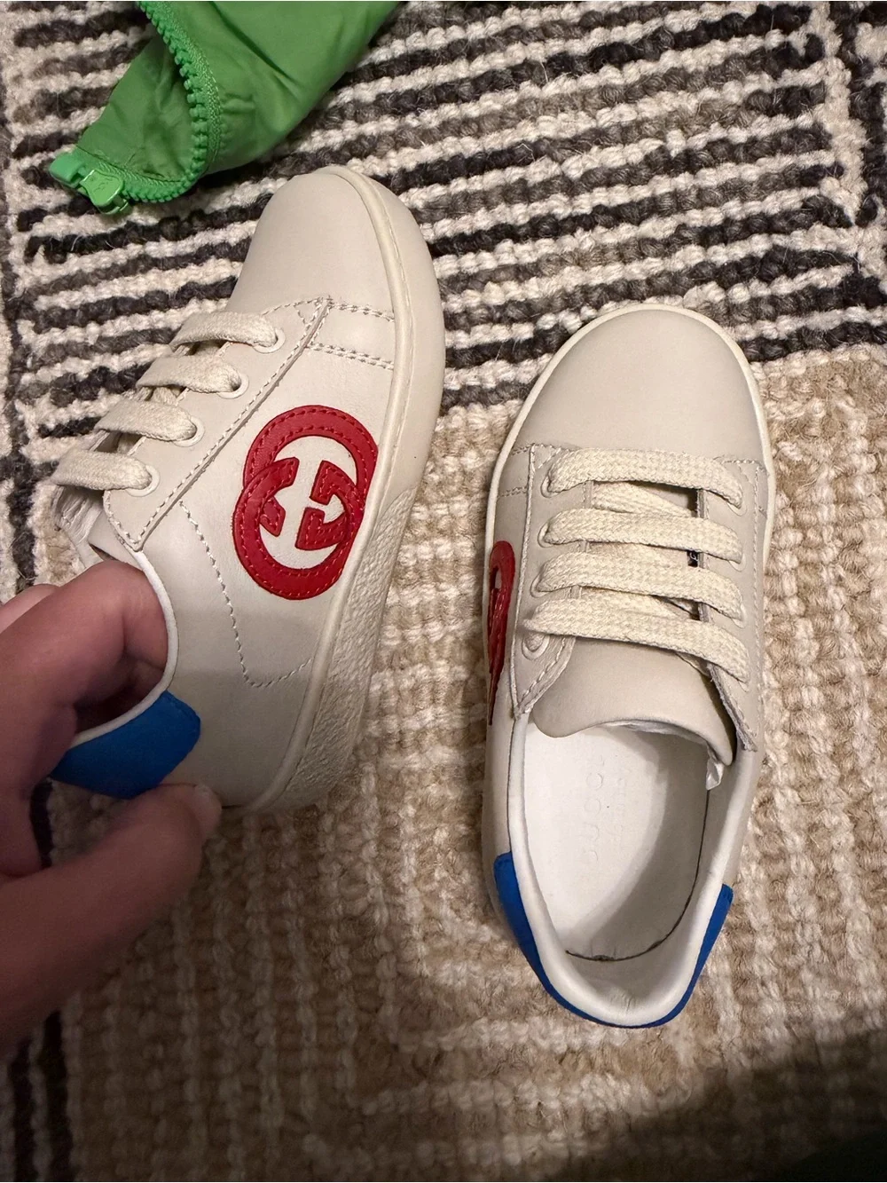 Gucci Kids White Leather Sneakers with Red Logo and Blue Heel Tab